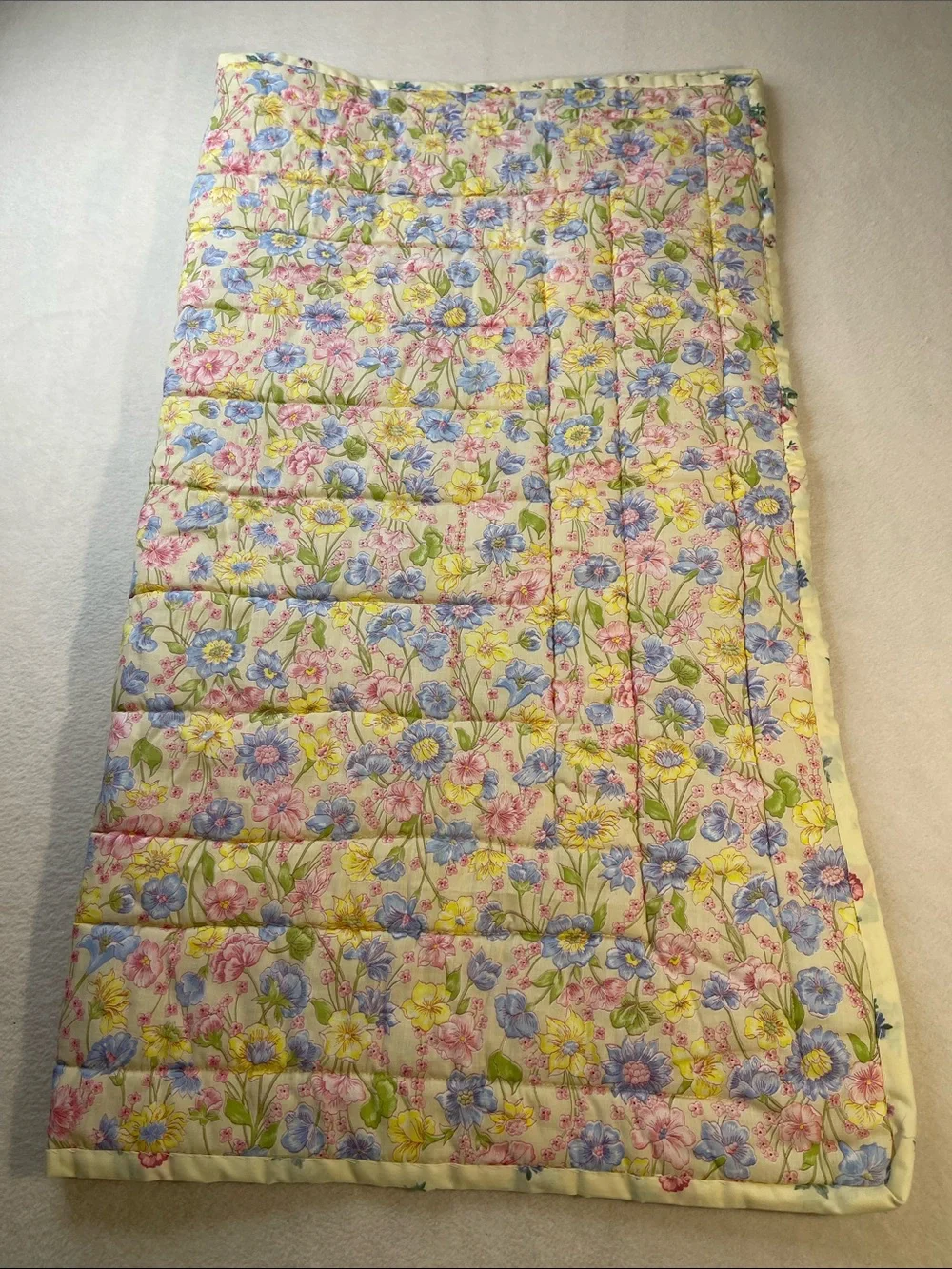 HANDCRAFTED Yellow Patchwork Floral Quilt - Soft Pastel Bedding  NEW 40x35 in.